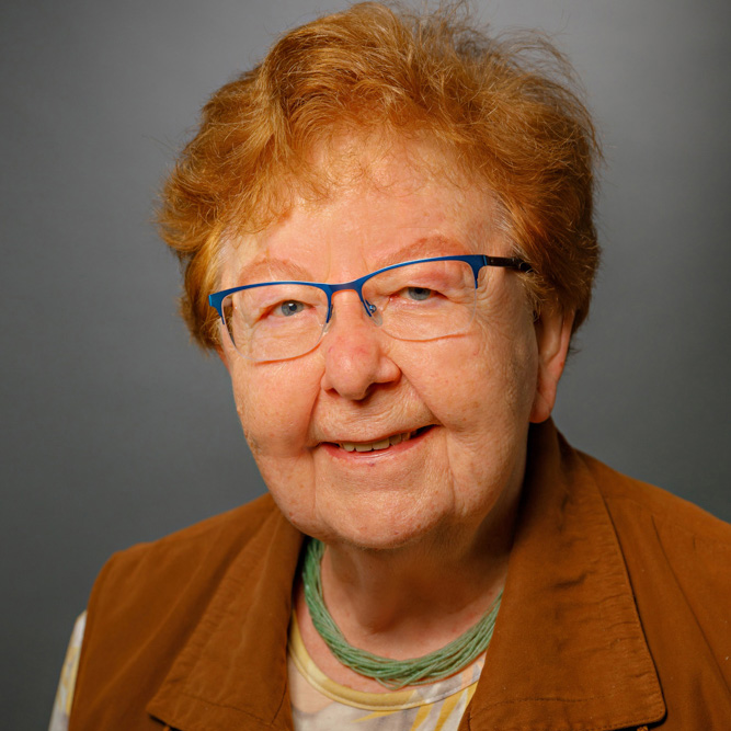  Ruth Barra